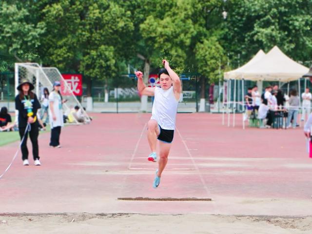 od体育活动-关于行走极限!选手奋勇拼搏屡创佳绩的信息