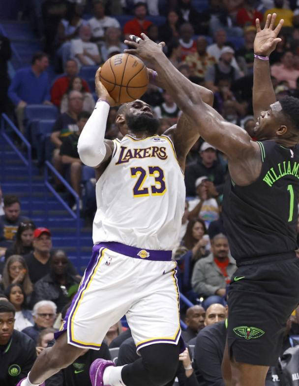 od体育app下载地址-顶尖球星在篮球职业联赛中展现实力，触目惊心