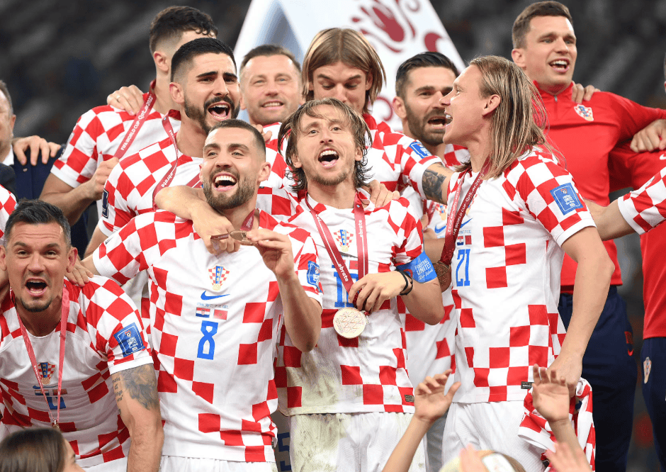 捷克球员大放异彩，带领球队晋级下一轮